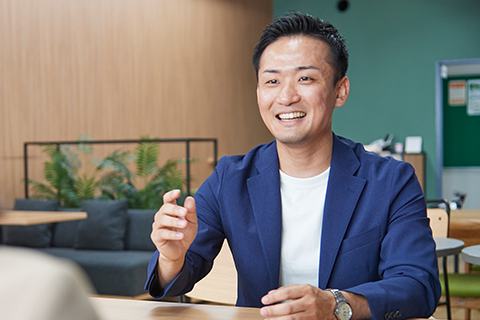 インタビューの様子